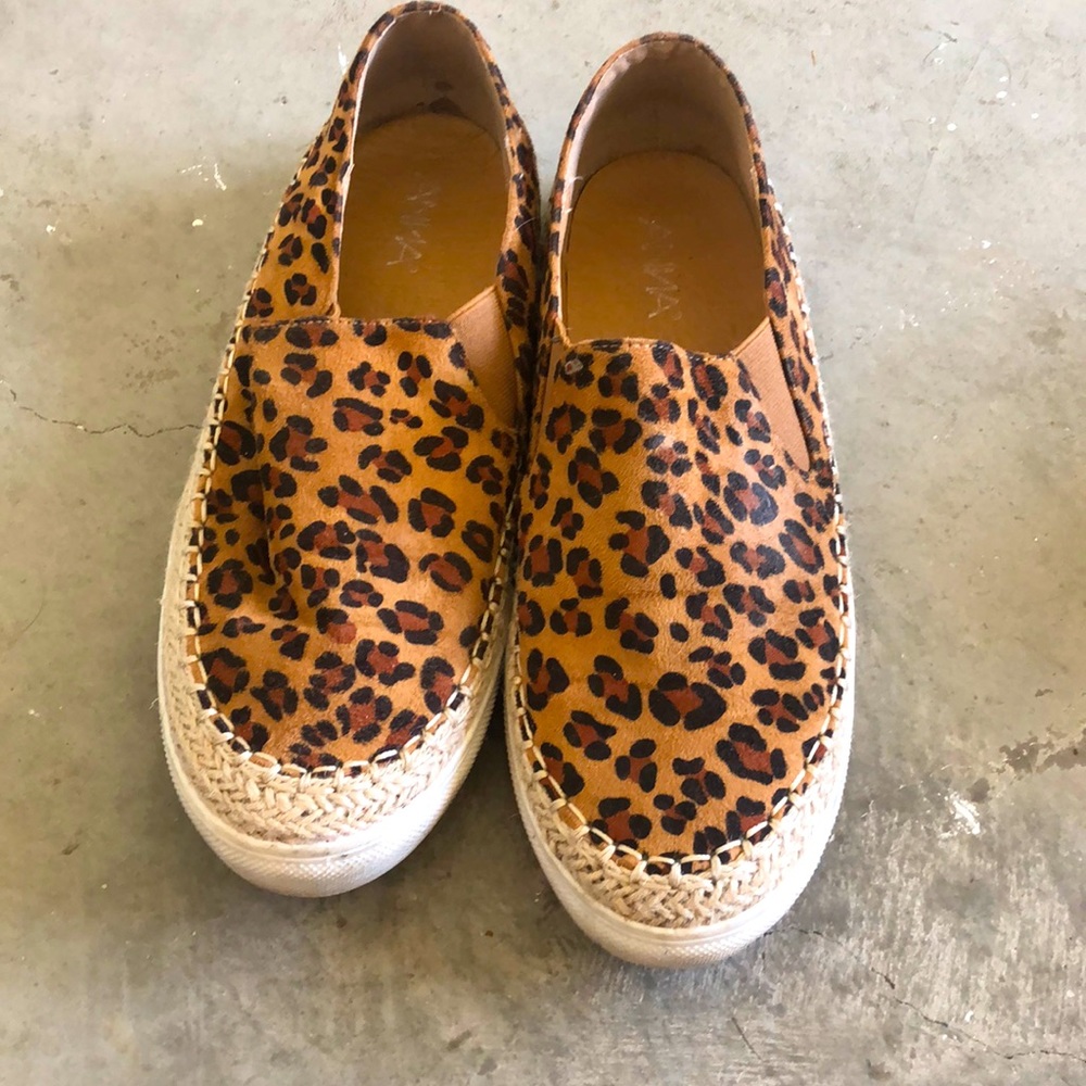 Cheetah slip on